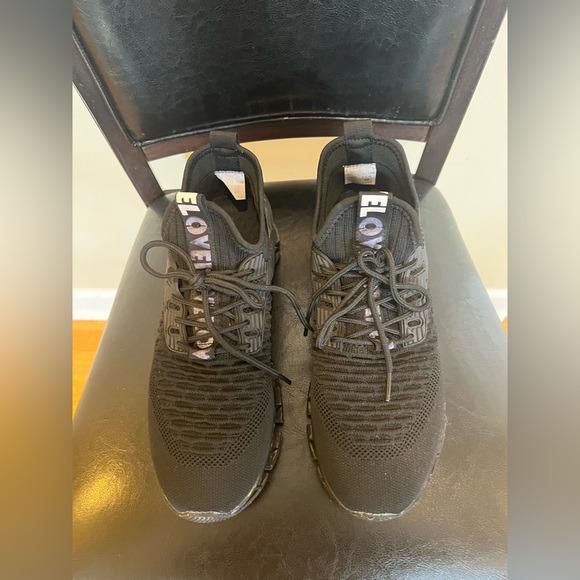 Chopben Gym Shoes - Picture 9 of 10